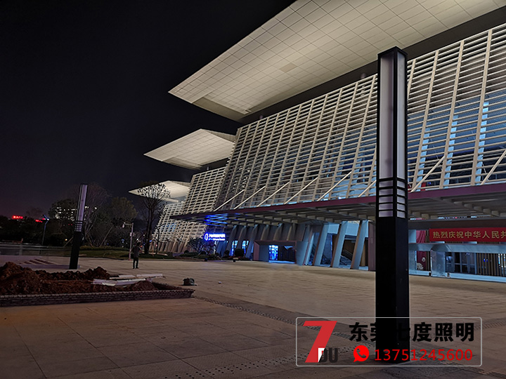 东莞市民服务中心中心广场方形动漫画在线无限制免费看柱安装效果图片